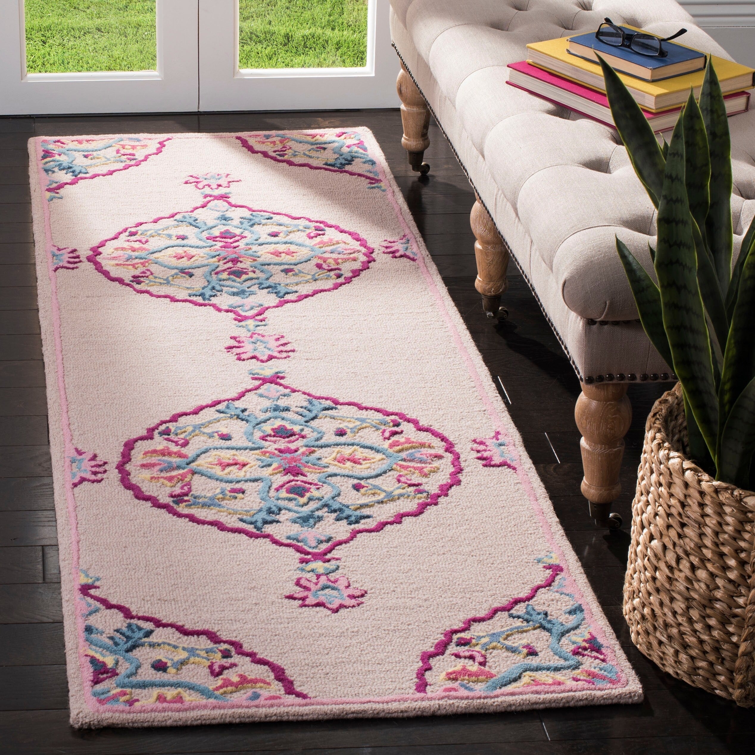 SAFAVIEH Handmade Bellagio Cailin Medallion Wool Rug