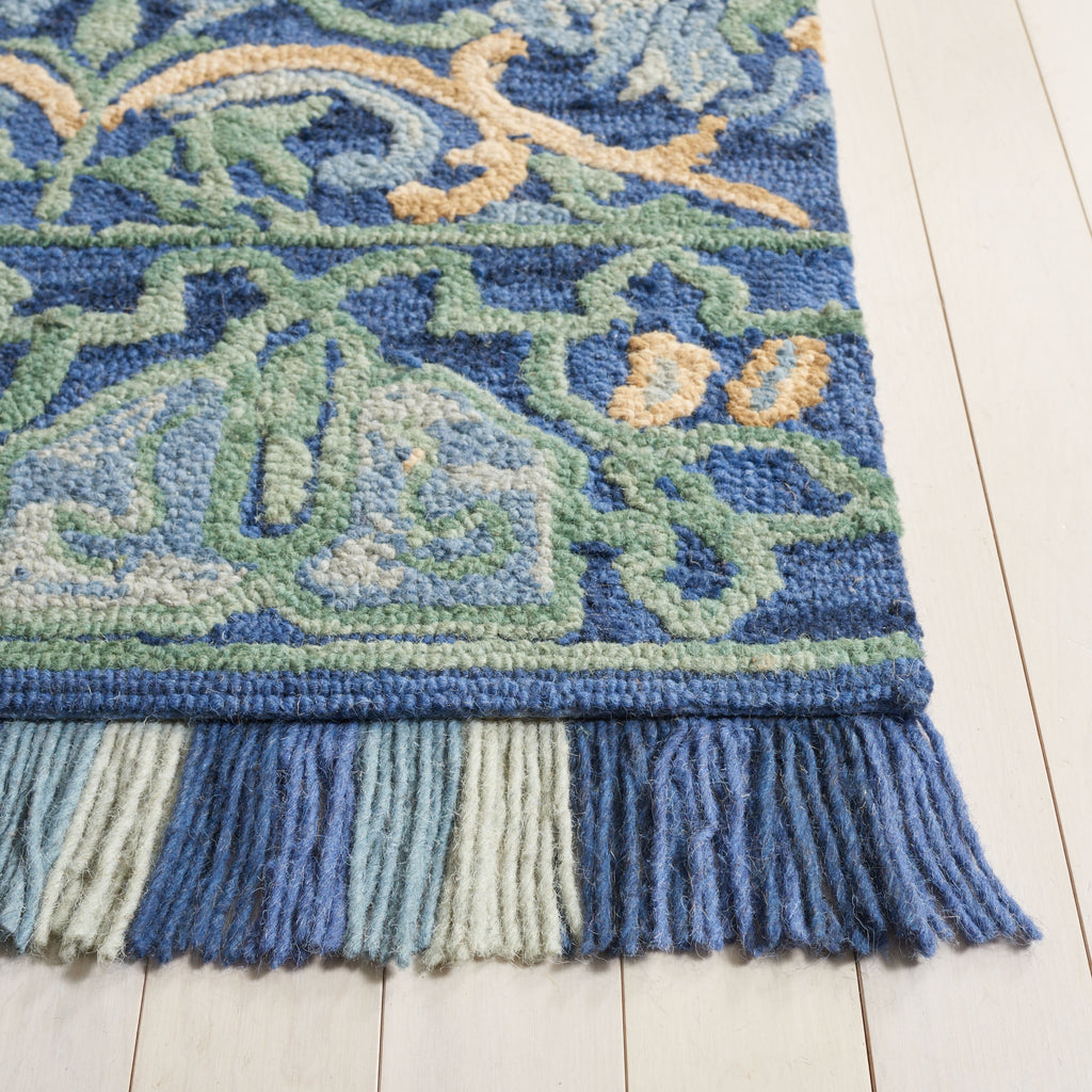 SAFAVIEH Handmade Blossom Porzia Floral Wool Rug