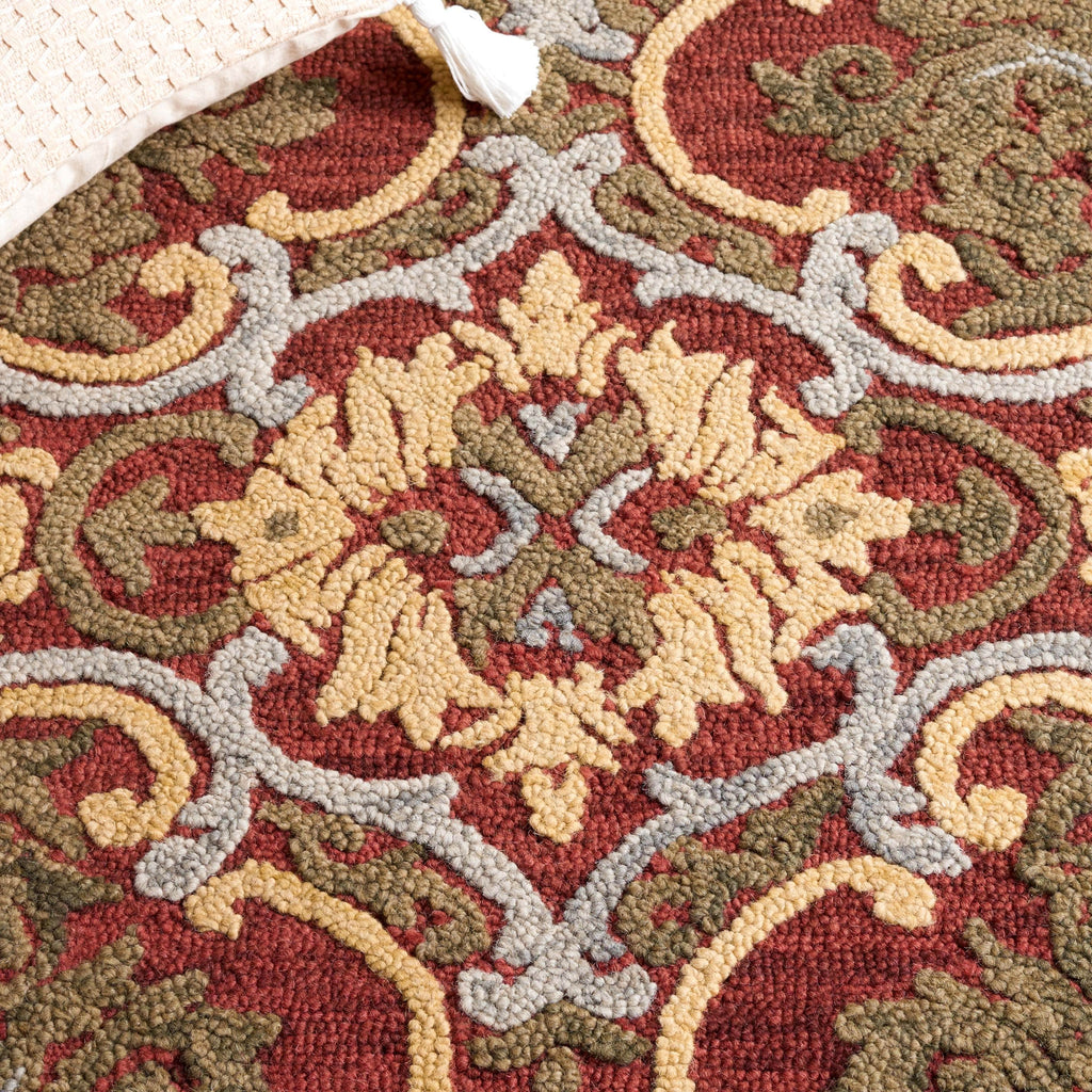 SAFAVIEH Handmade Blossom Porzia Floral Wool Rug