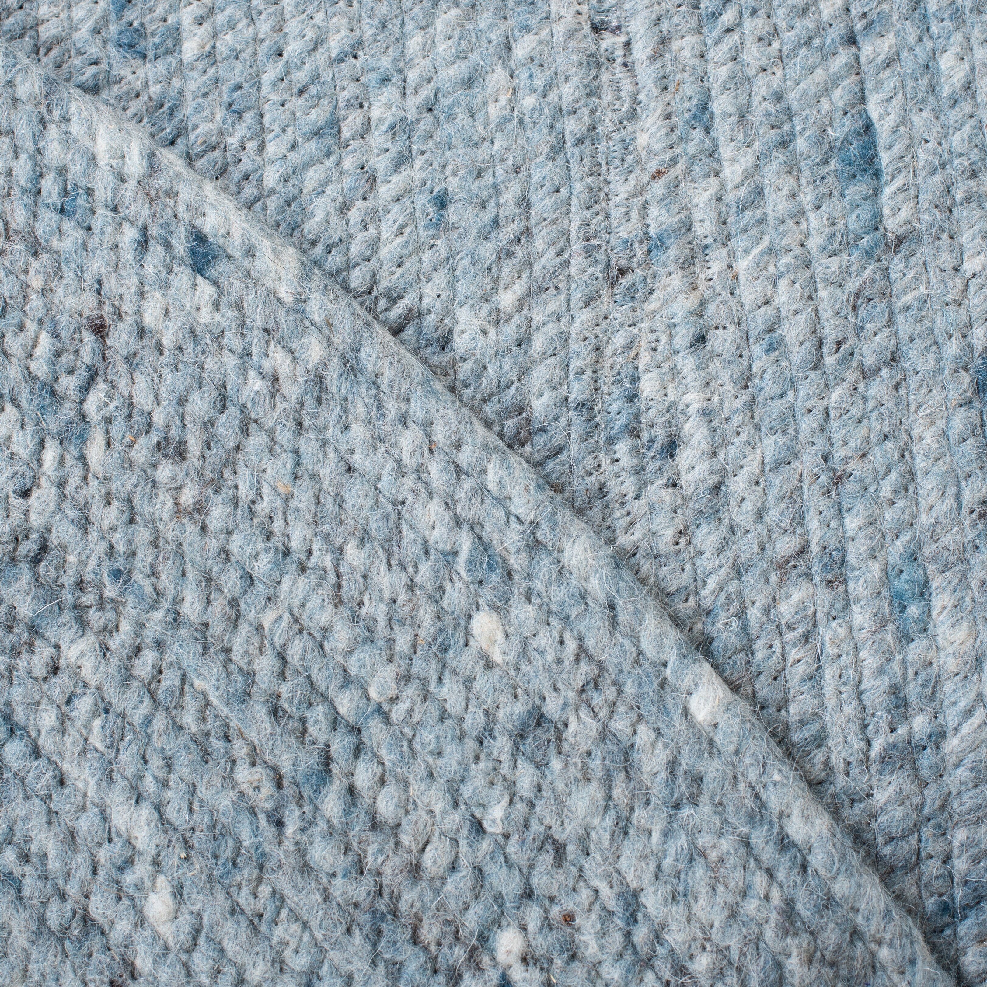 SAFAVIEH Handmade Braided Hande Country Wool Rug