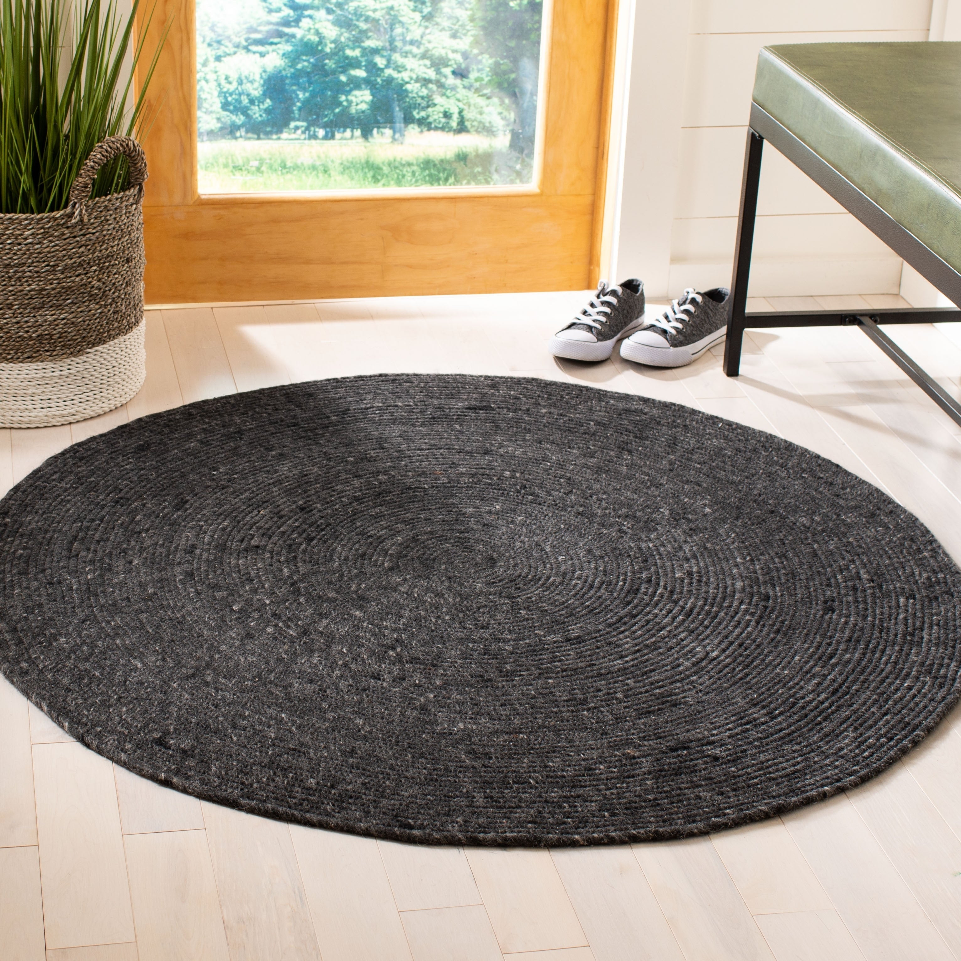 SAFAVIEH Handmade Braided Hande Country Wool Rug