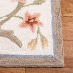 SAFAVIEH Handmade Chelsea Jacomine French Country Floral Scroll Wool