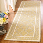 SAFAVIEH Handmade Chelsea Sunstripe Trellis French Country Wool Rug