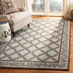 SAFAVIEH Handmade Chelsea Sunstripe Trellis French Country Wool Rug