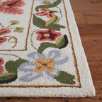 SAFAVIEH Handmade Chelsea Yauhenia French Country Floral Wool Rug