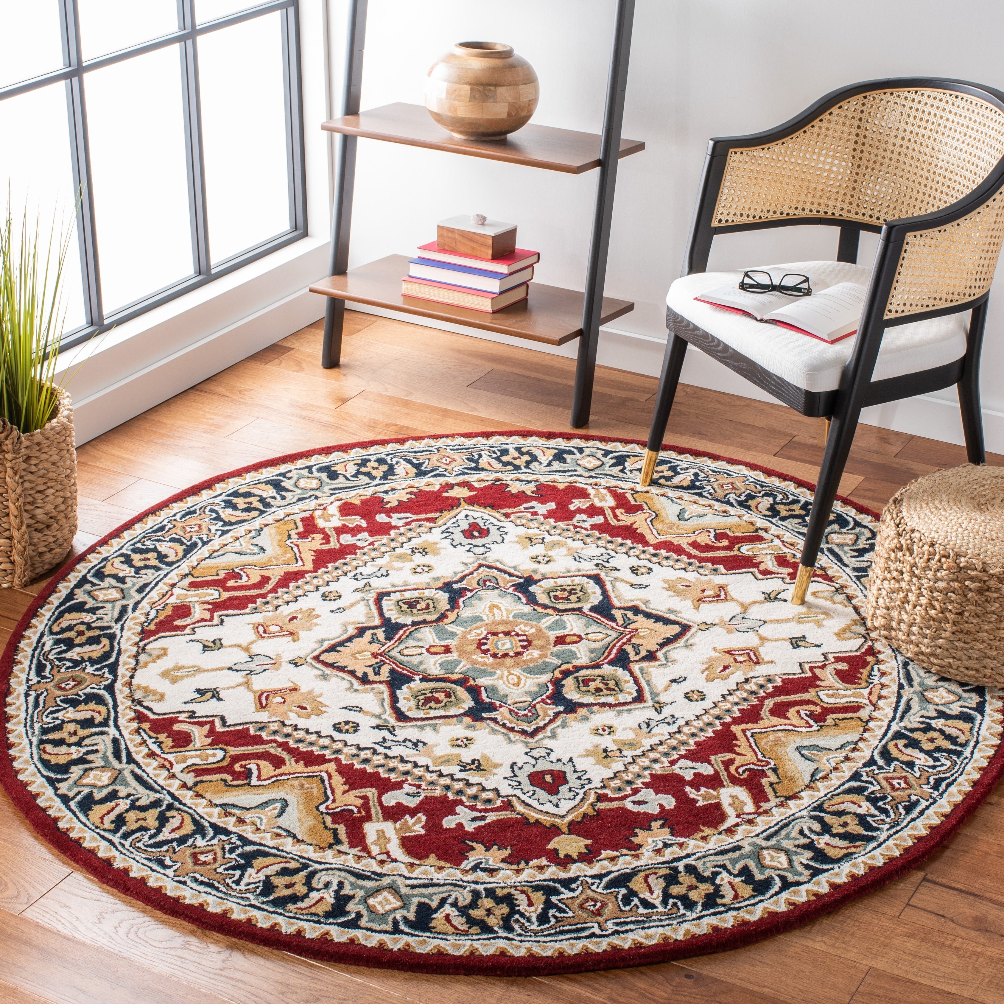 SAFAVIEH Handmade Heritage Carrol Traditional Oriental Wool Rug