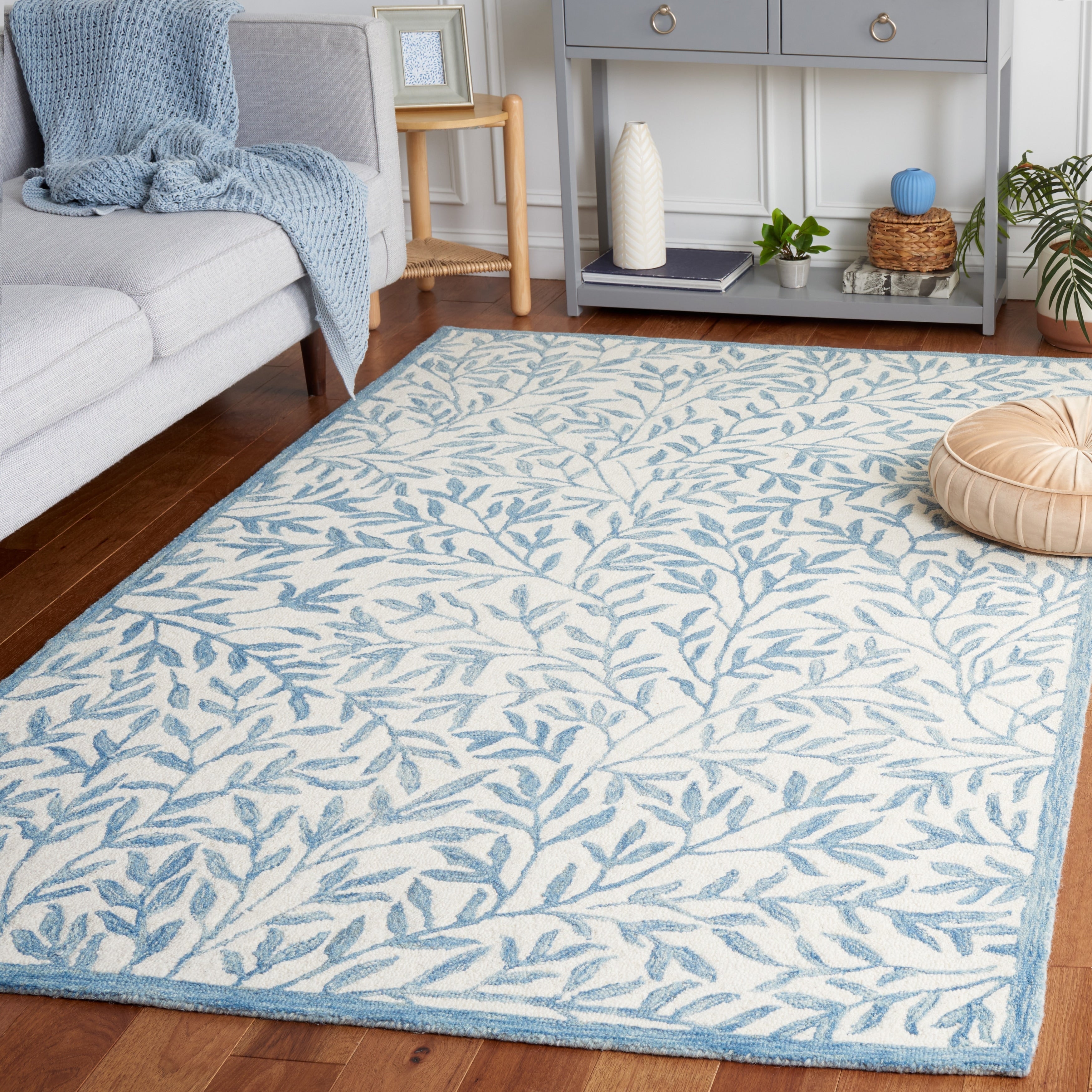 SAFAVIEH Handmade Jardin Mariegret Wool Rug