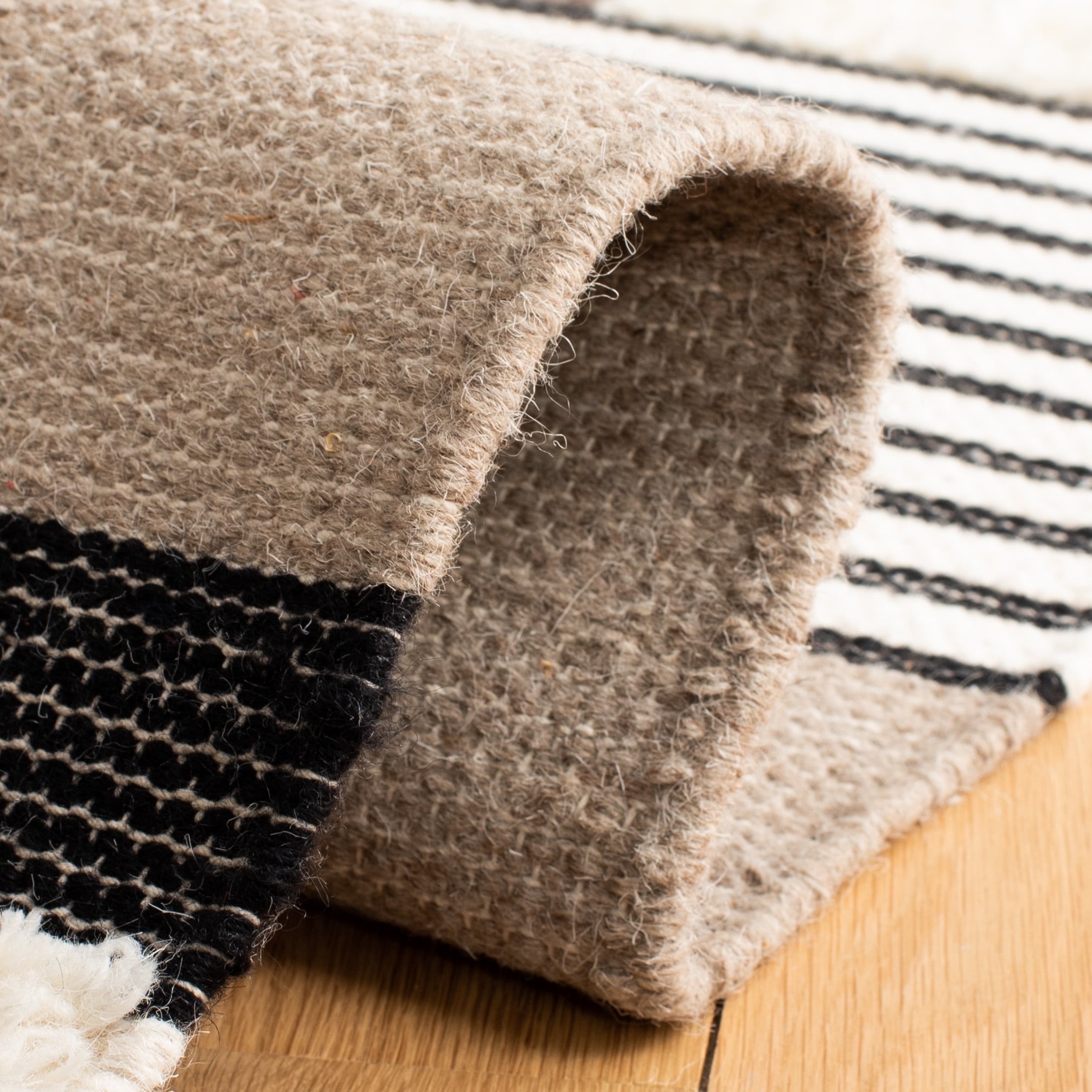 SAFAVIEH Handmade Kenya Margrith Modern Tribal Wool Rug