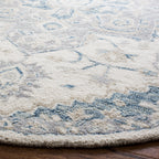 SAFAVIEH Handmade Micro-Loop Gulseven Medallion Wool Rug