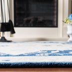 SAFAVIEH Handmade Micro-Loop Selveta Wool Rug