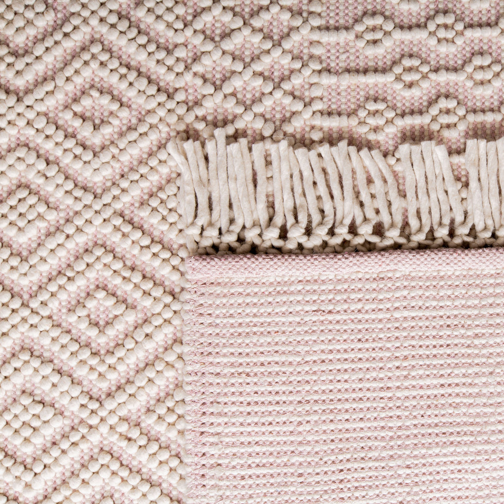 SAFAVIEH Handmade Natura Estel Wool Fringe Rug