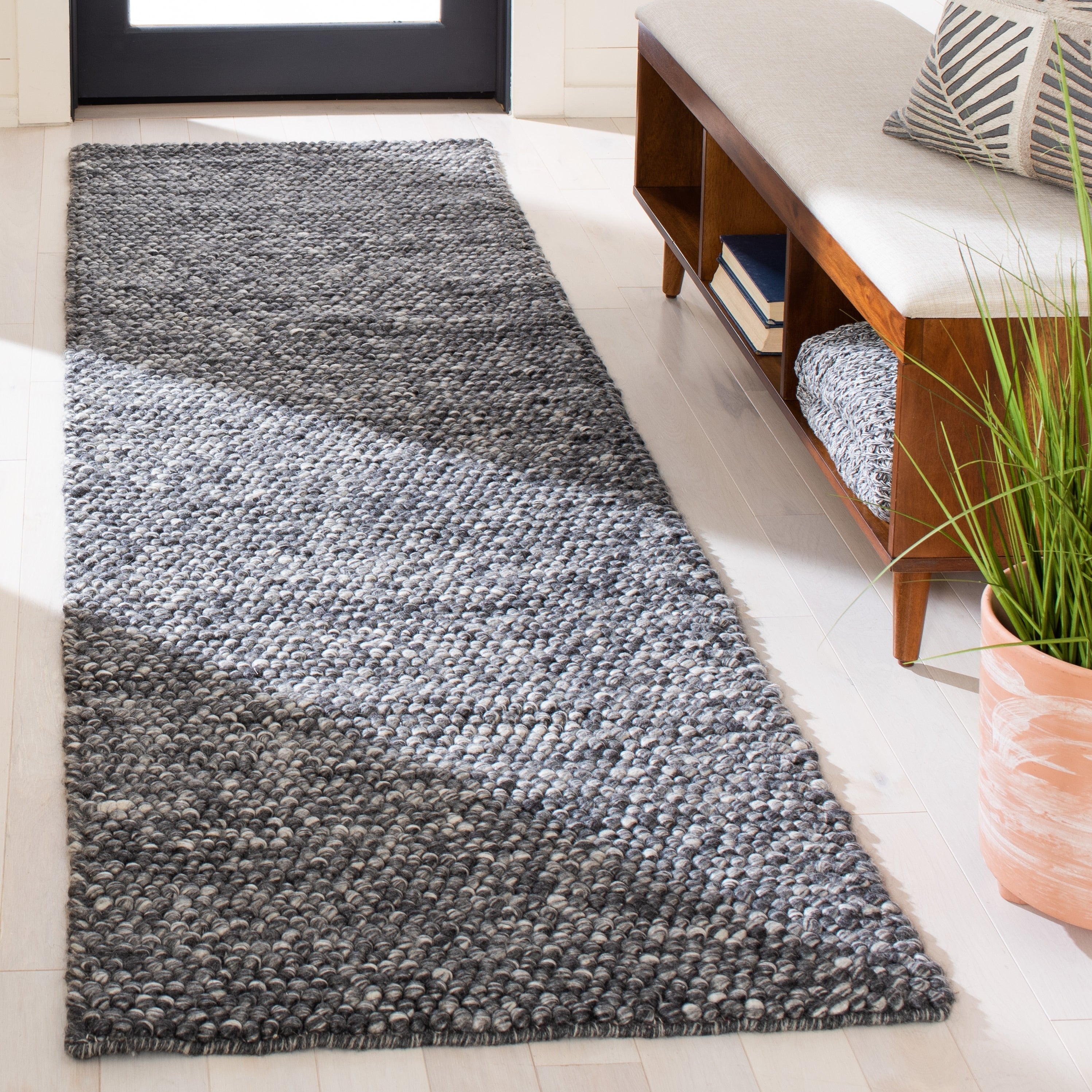 SAFAVIEH Handmade Natura Gonnie Wool Rug