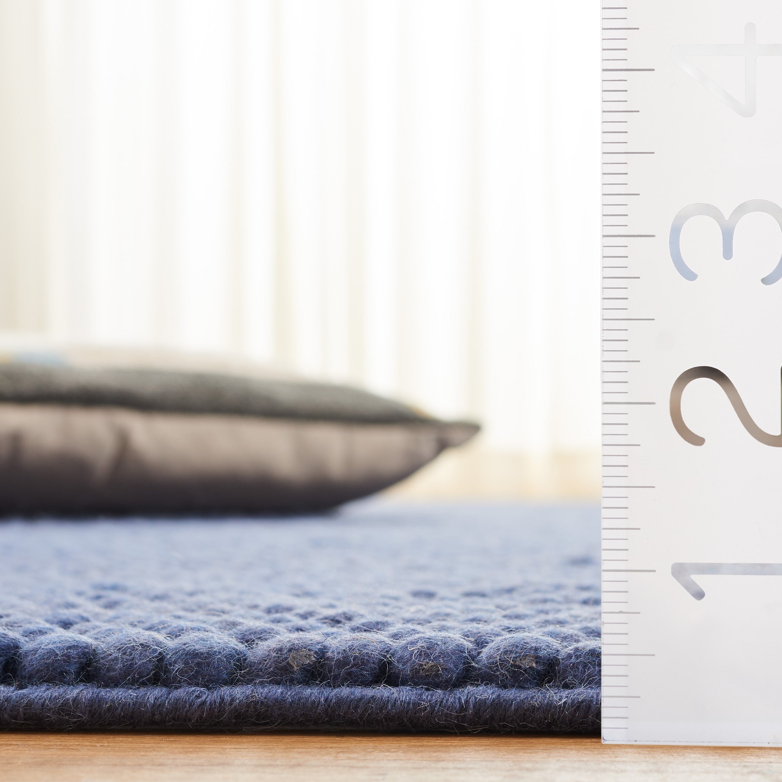 SAFAVIEH Handmade Natura Gonnie Wool Rug