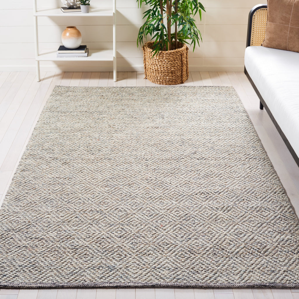 SAFAVIEH Handmade Natura Palmerina Wool Area Rug