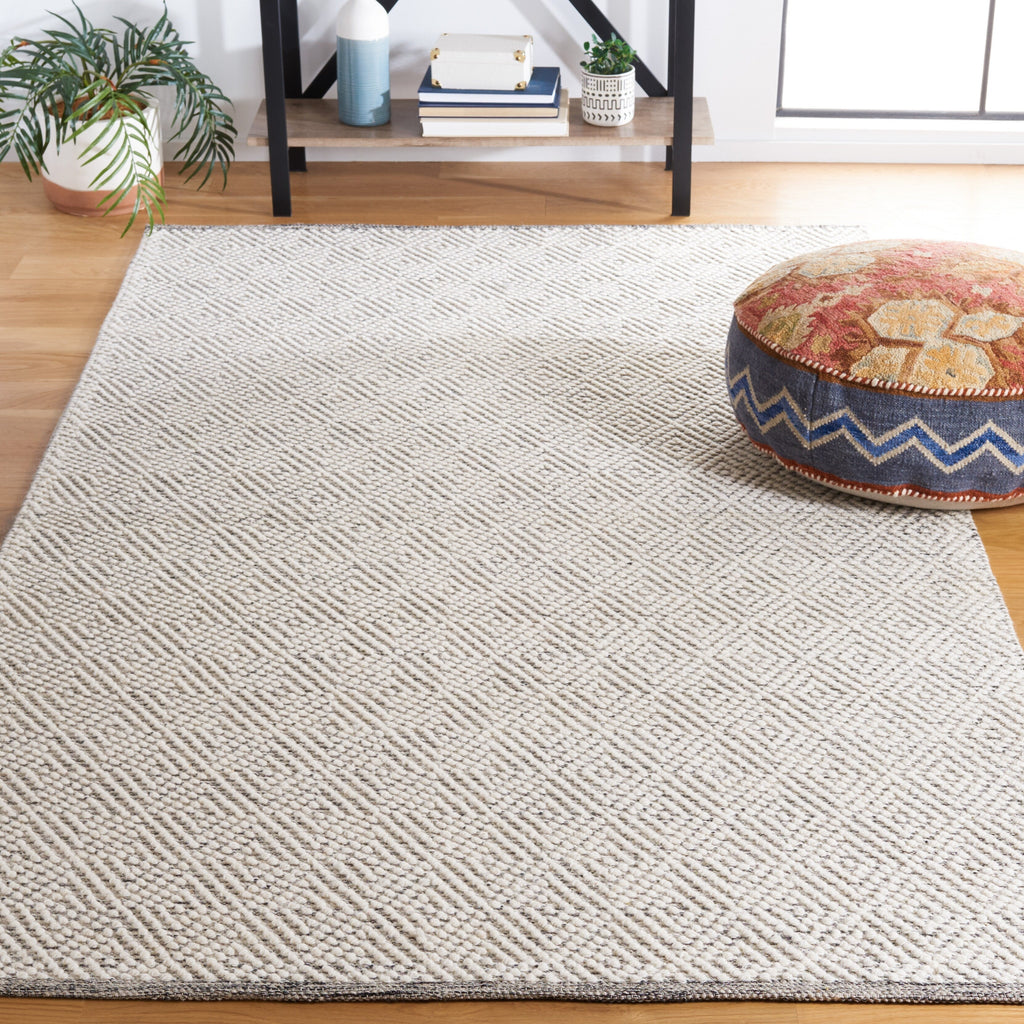 SAFAVIEH Handmade Natura Palmerina Wool Area Rug