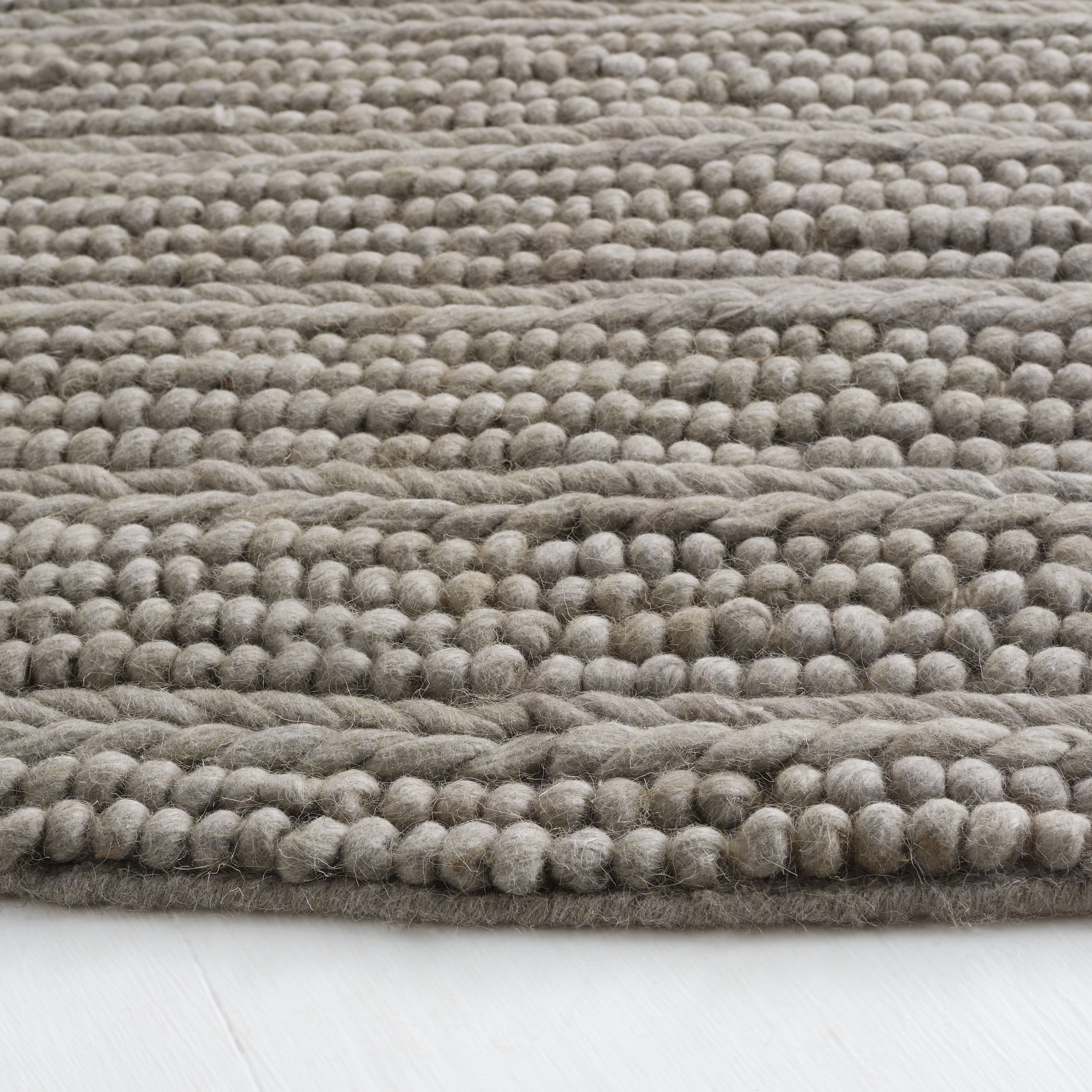 SAFAVIEH Handmade Natura Sanjulata Wool Rug