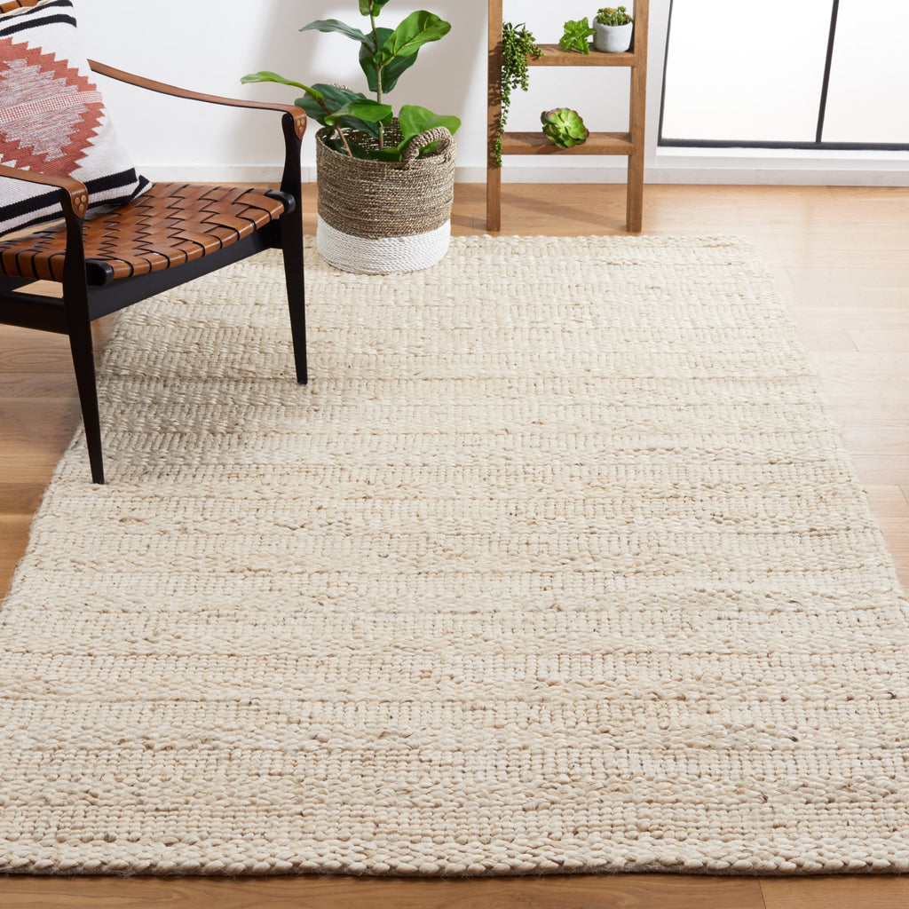 SAFAVIEH Handmade Natural Fiber Zaniyah Jute Rug