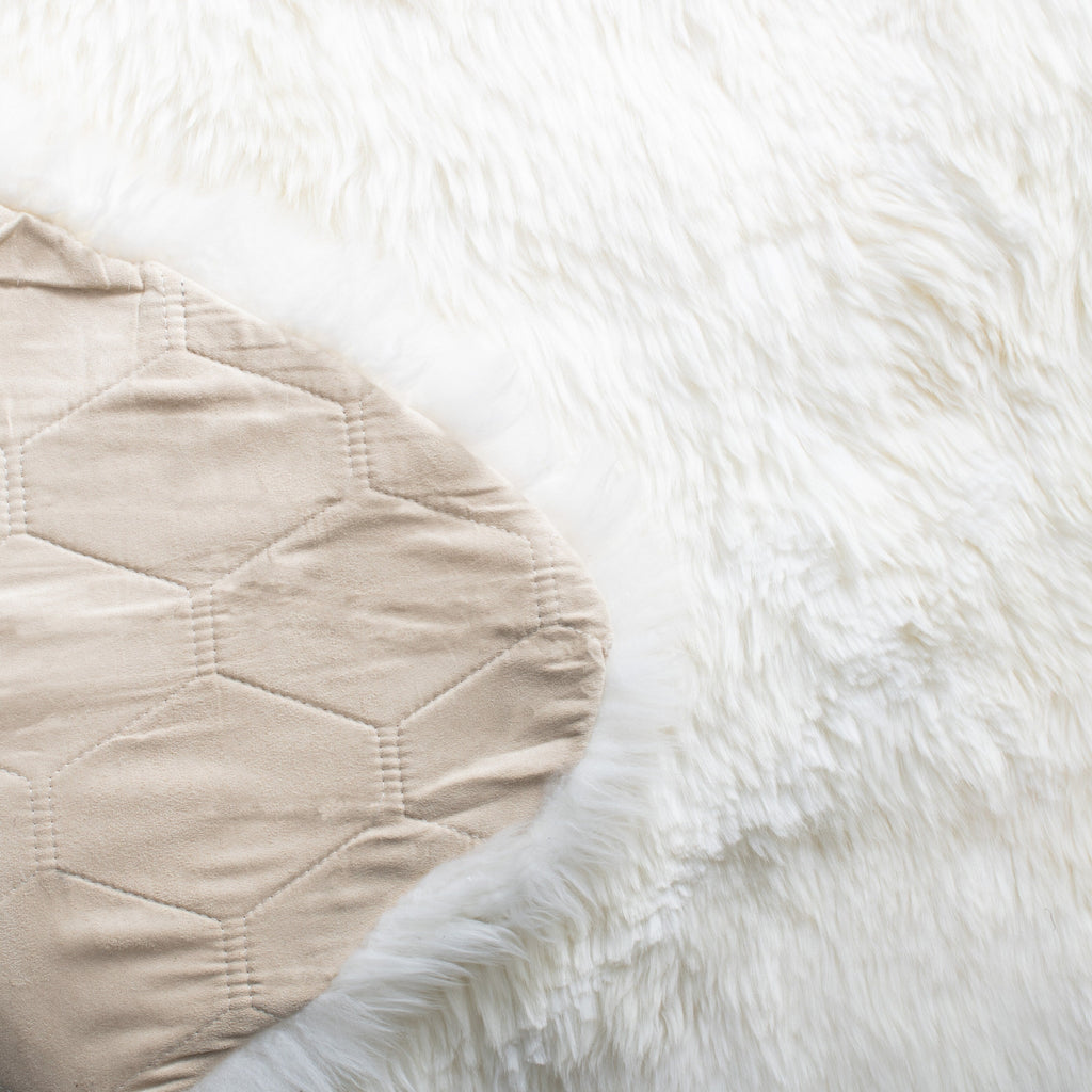 SAFAVIEH Handmade Sheepskin Brittnie Genuine Pelt Rug