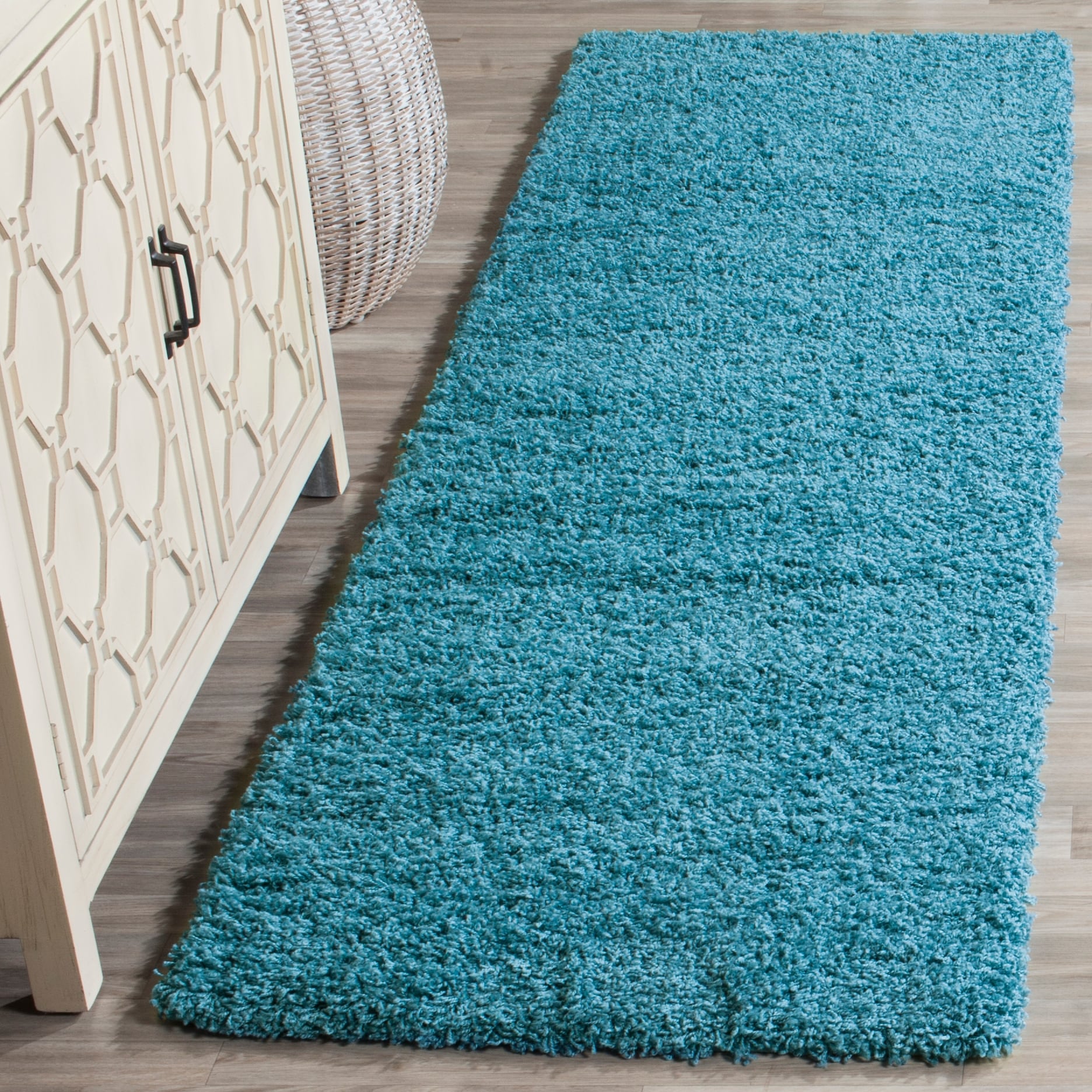 SAFAVIEH Laguna Shag Viroana Solid 2-inch Thick Rug