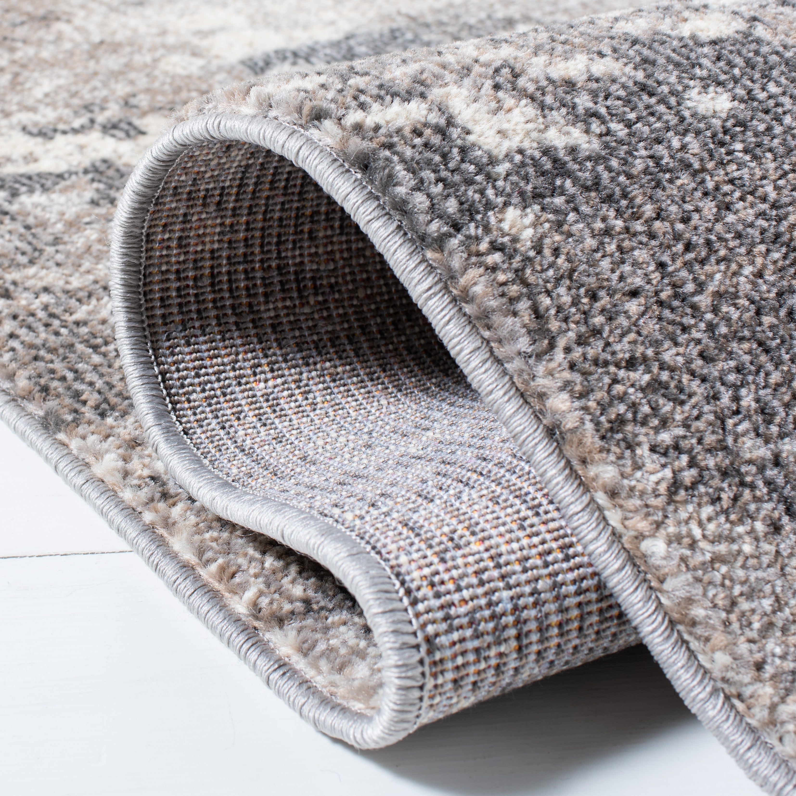 SAFAVIEH Madison Lawanda Modern Abstract Rug