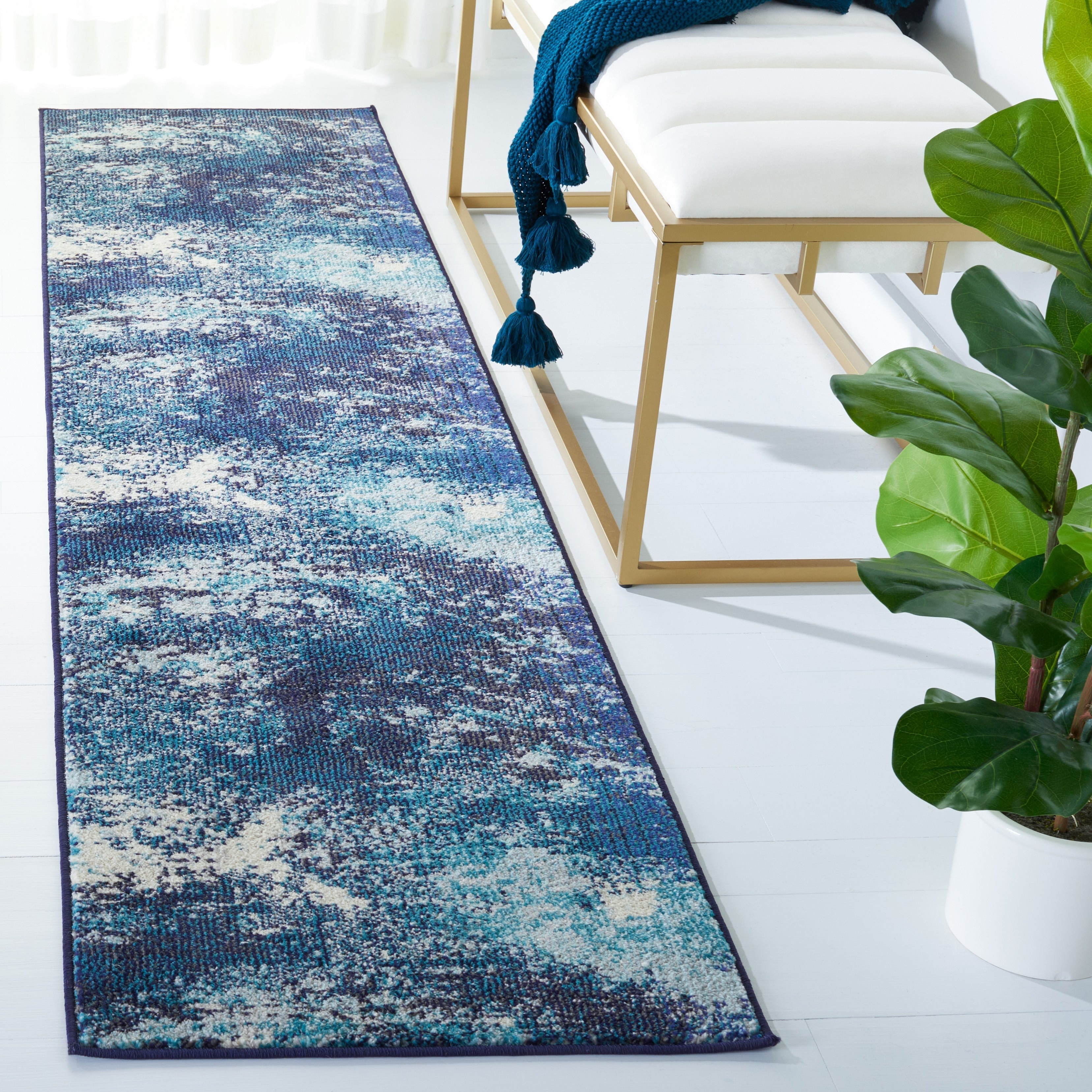 SAFAVIEH Madison Lawanda Modern Abstract Rug