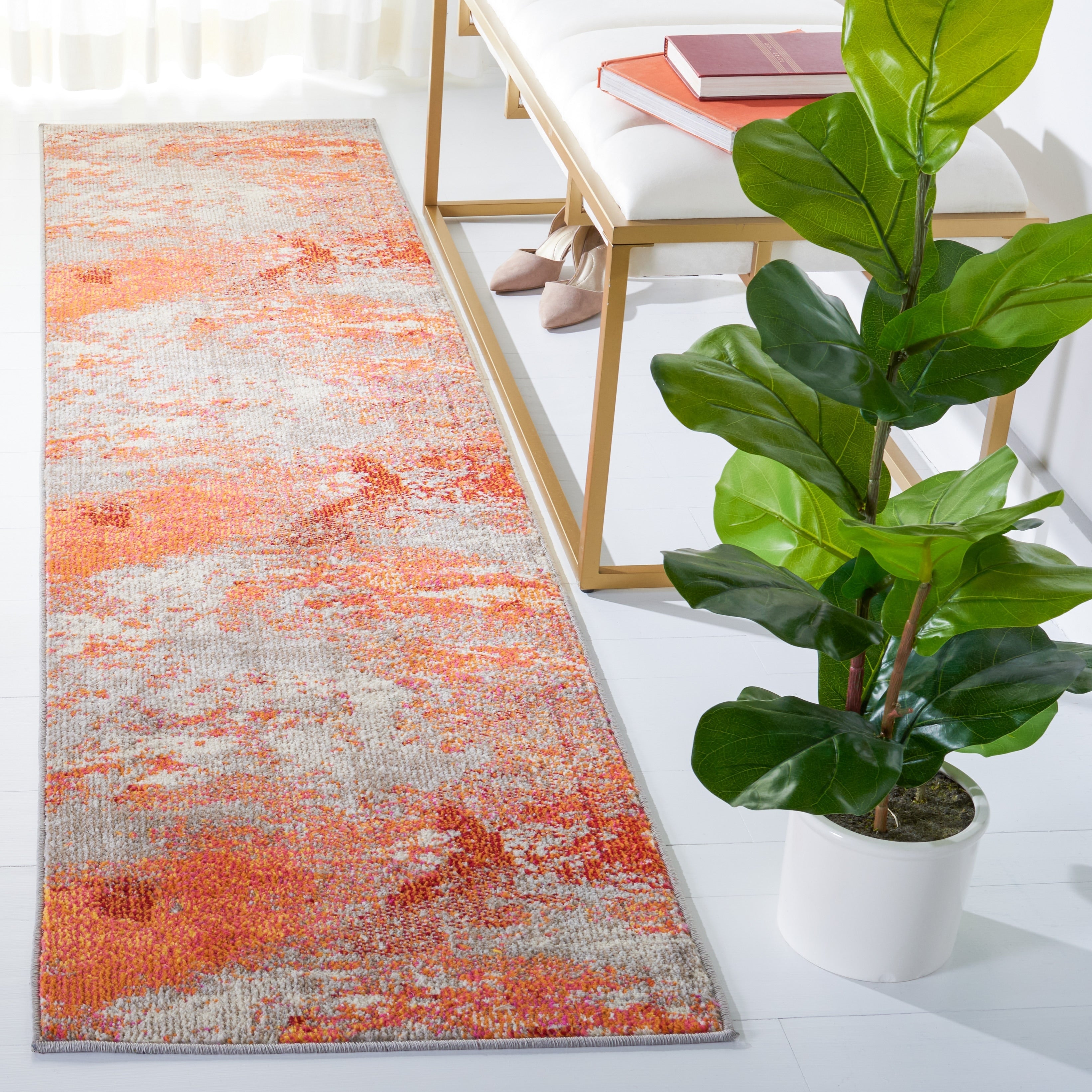 SAFAVIEH Madison Lawanda Modern Abstract Rug