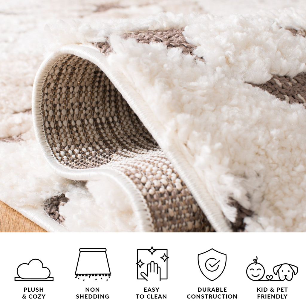 SAFAVIEH Moroccan Tassel Shag Delores 2-inch Thick Rug