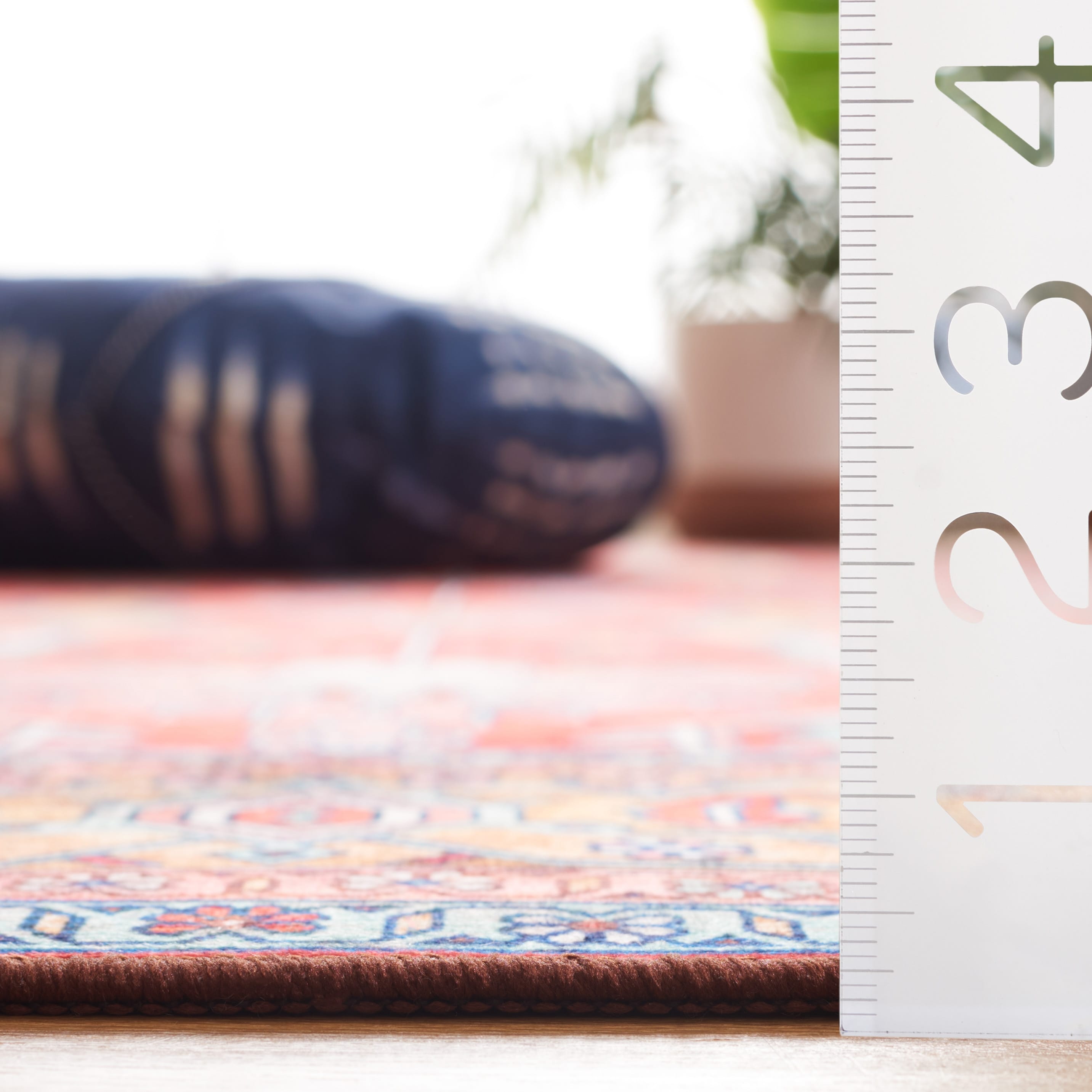 SAFAVIEH Tucson Annaig Transitional Machine Washable Rug