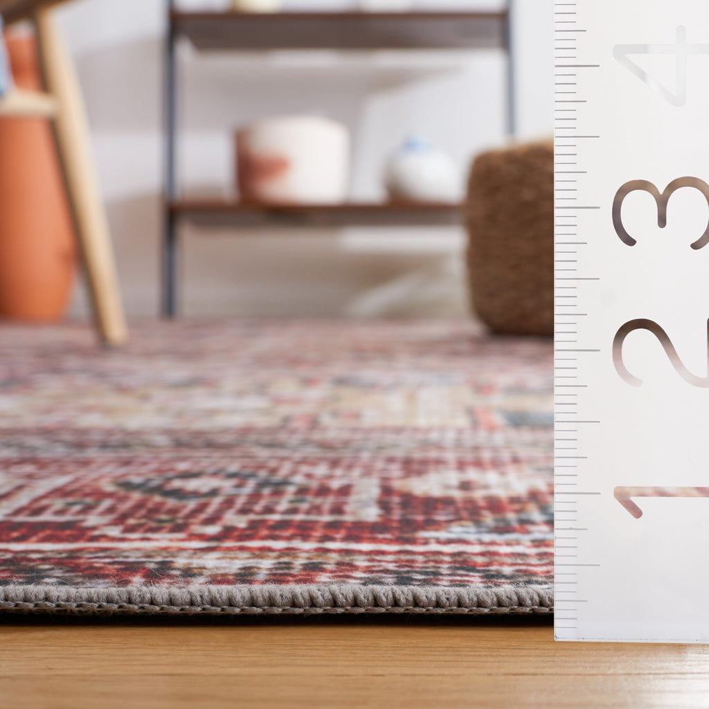 SAFAVIEH Tucson Machine Washable Slip Resistant Eldora Traditional Rug