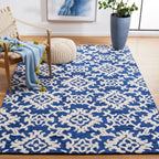 SAFAVIEH, Handmade Blossom Vesela Modern Floral Wool Rug
