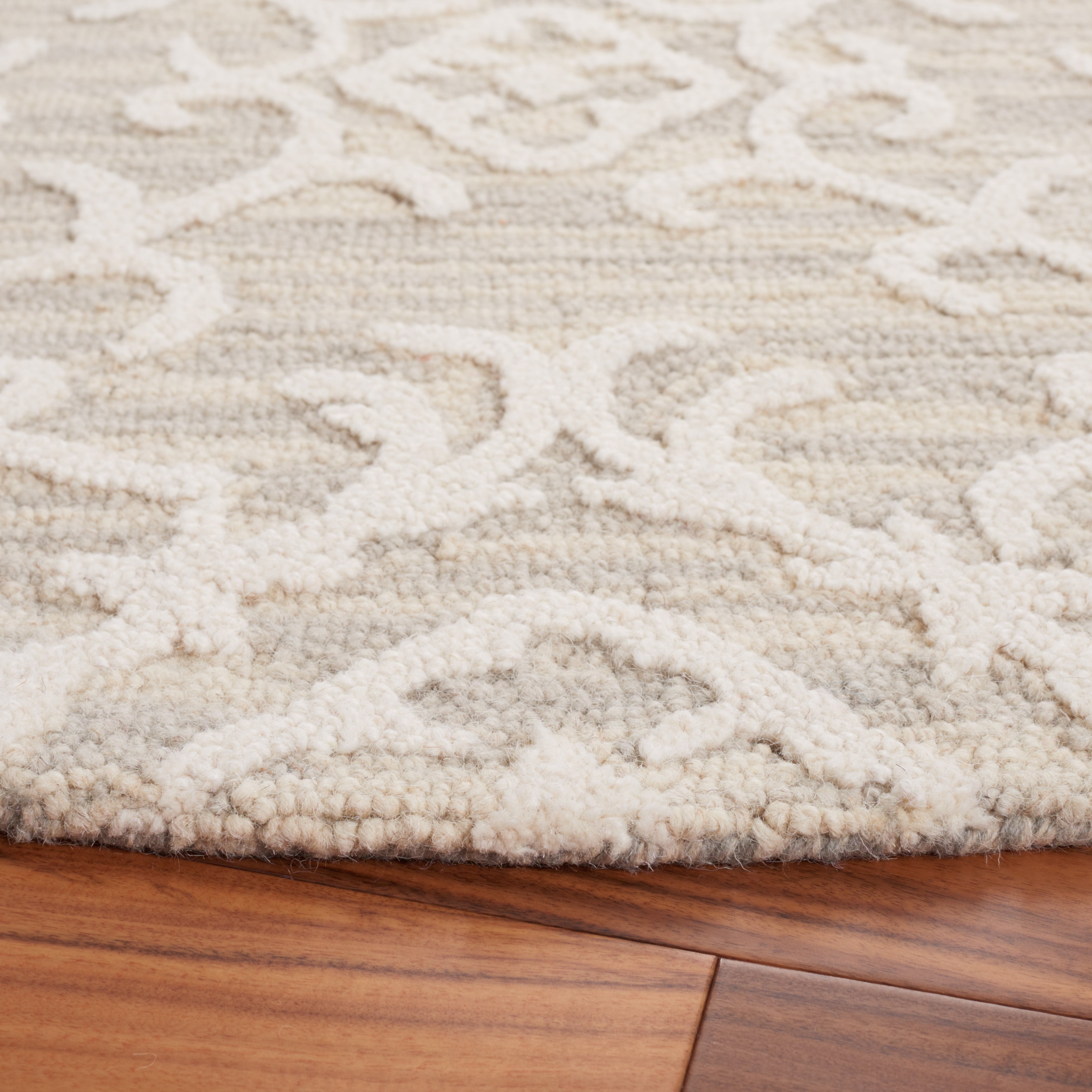 SAFAVIEH, Handmade Blossom Vesela Modern Floral Wool Rug