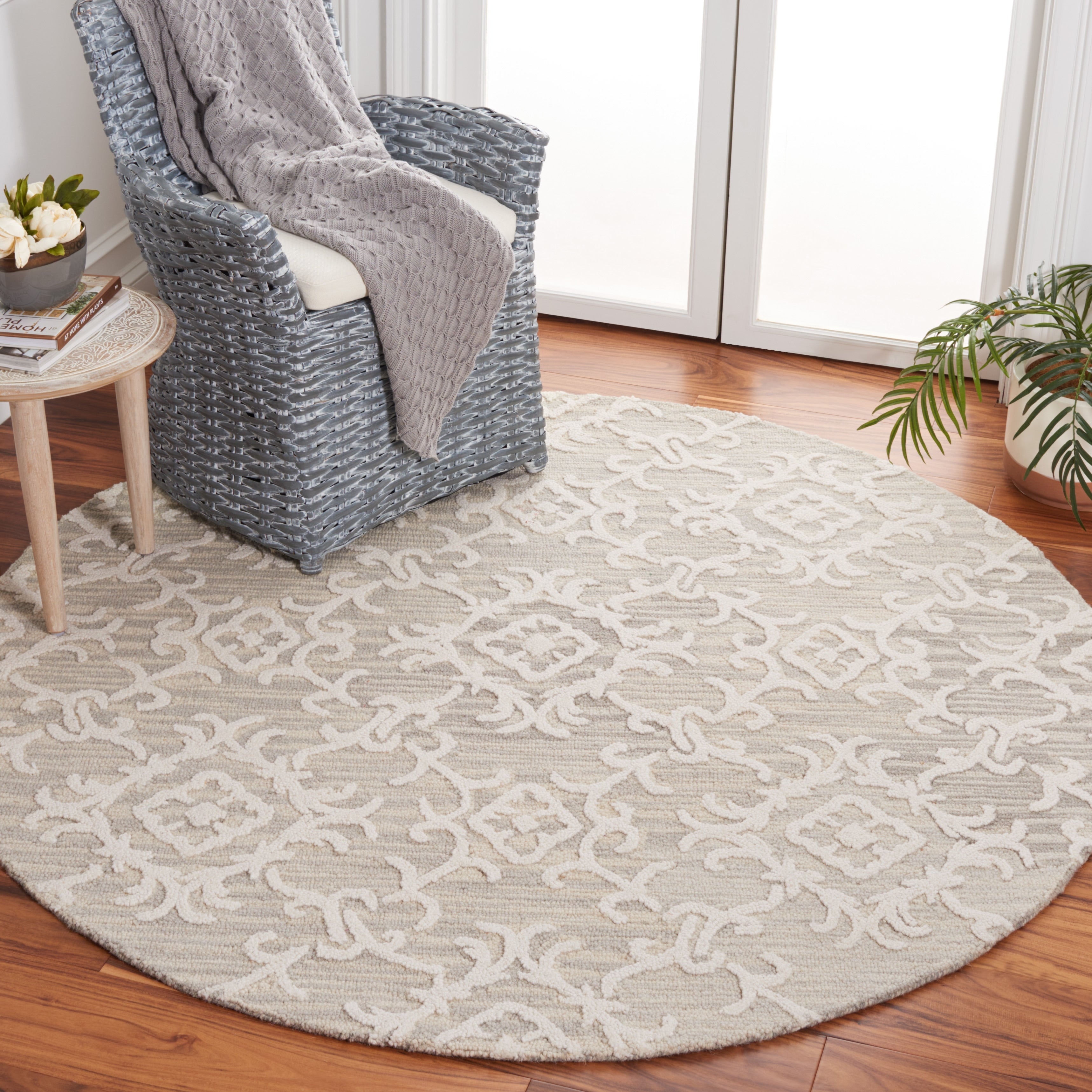 SAFAVIEH, Handmade Blossom Vesela Modern Floral Wool Rug
