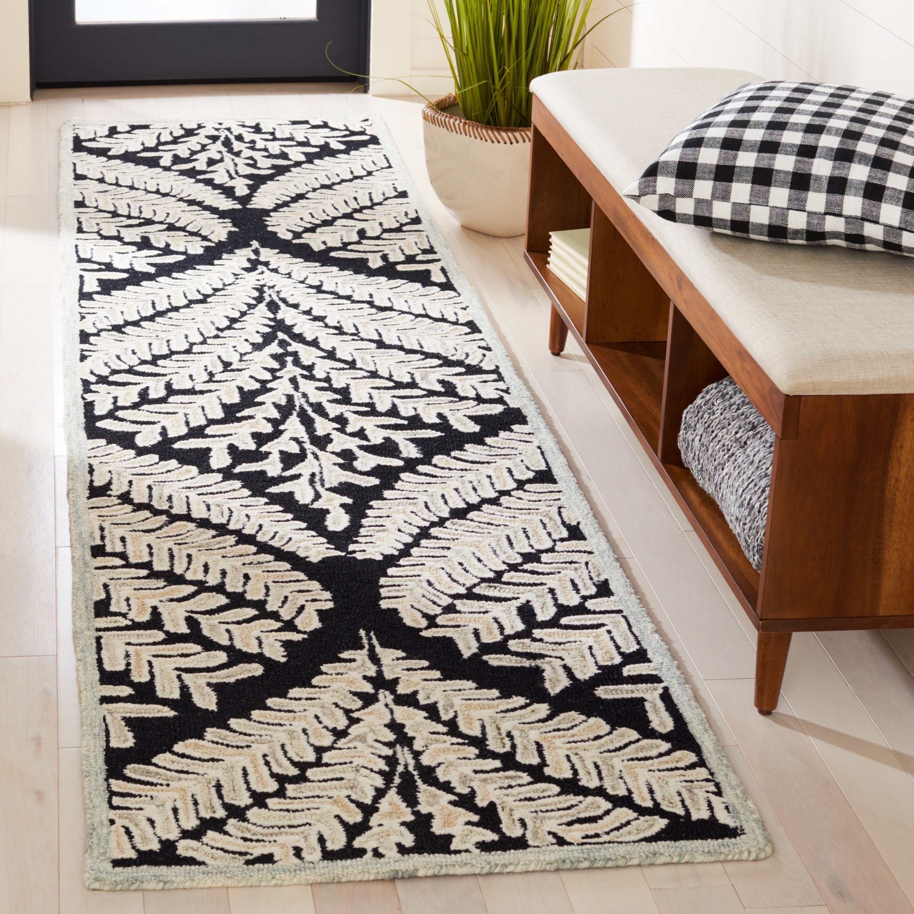 SAFAVIEH Handmade Capri Kert Wool Rug