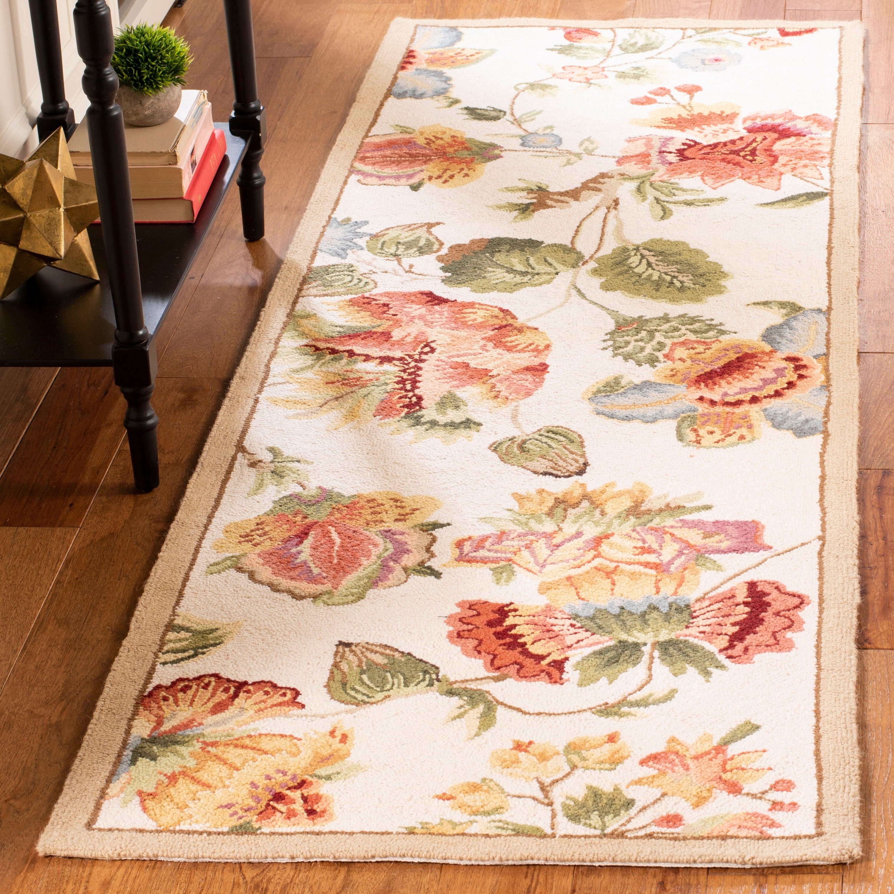 SAFAVIEH, Handmade Chelsea Jurendine French Country Floral Wool Rug