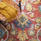 SAFAVIEH, Handmade Marietje Blossom French Country Wool Area Rug