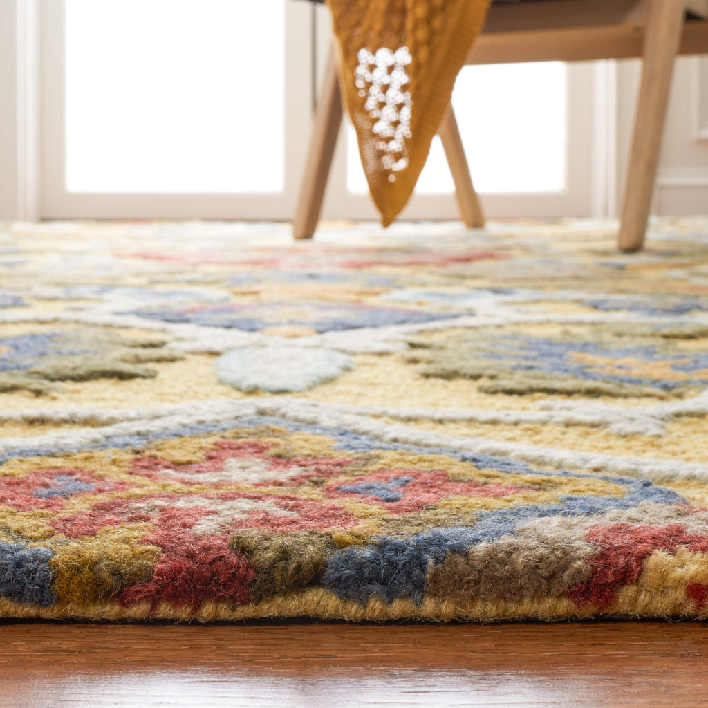 SAFAVIEH, Handmade Marietje Blossom French Country Wool Area Rug