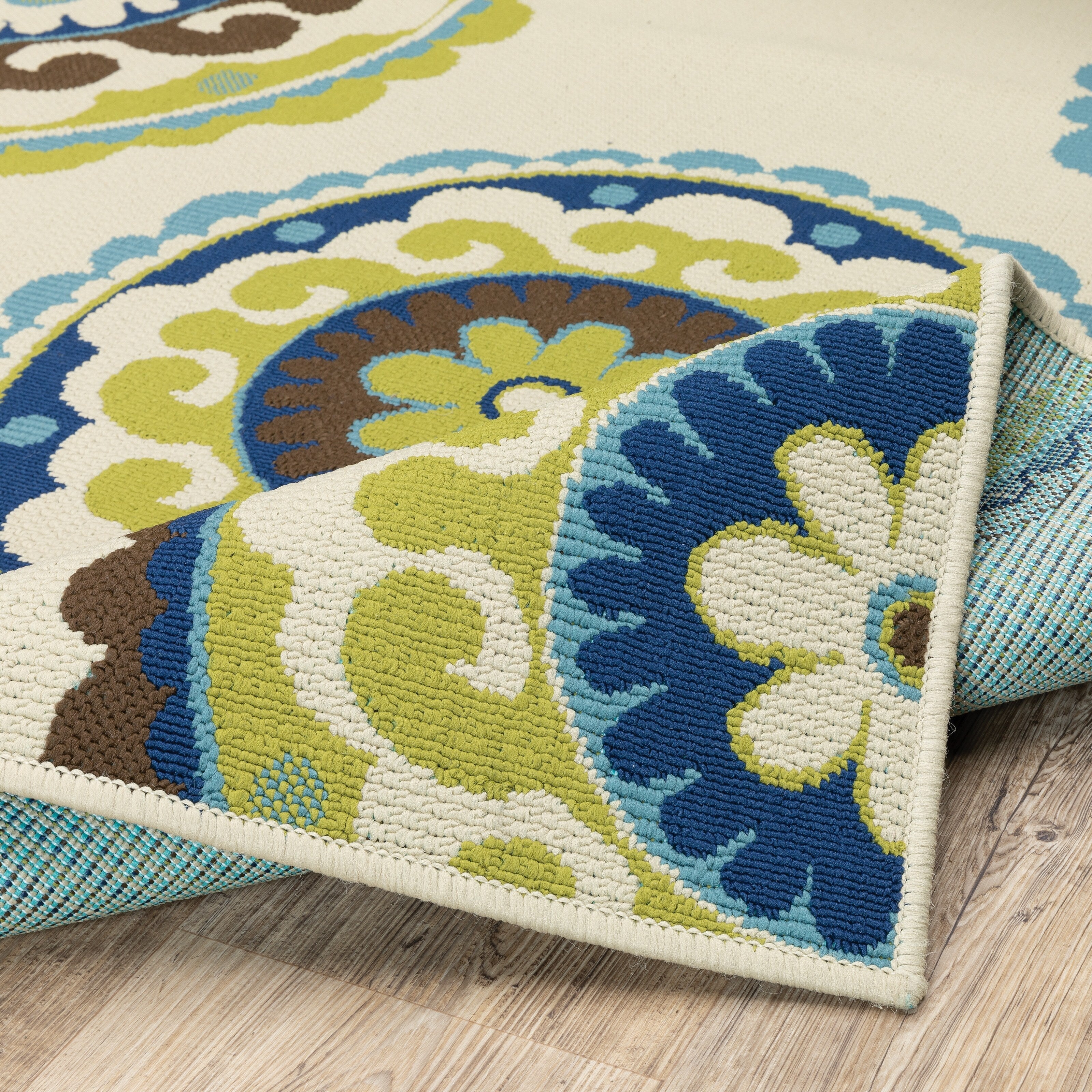 Vista Home Catalina Floral Medallions Indoor/ Outdoor Area Rug--