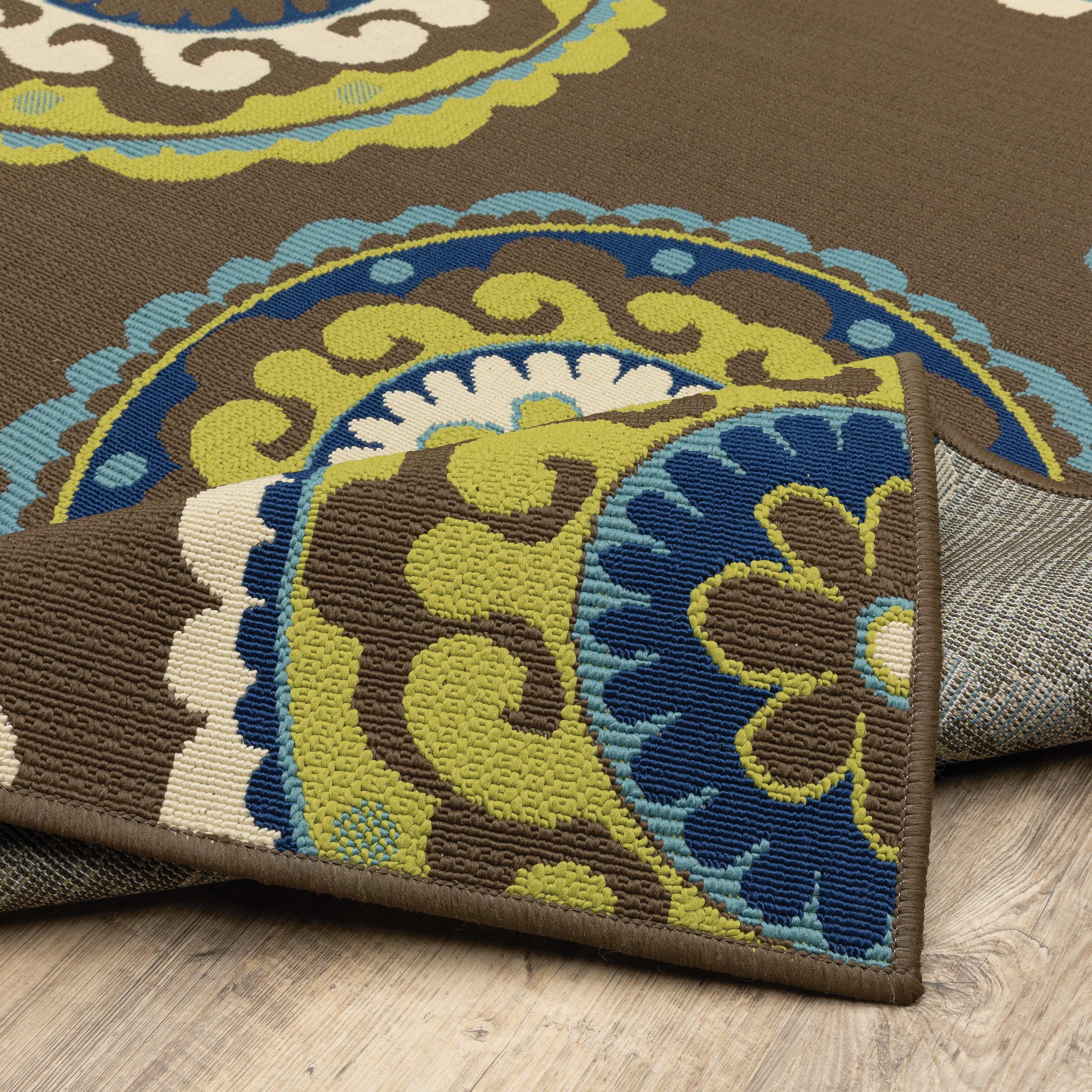 Vista Home Catalina Floral Medallions Indoor/ Outdoor Area Rug--