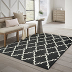 Vista Home Malta Lattice Black/ Off-White Indoor Outdoor Area Rug.