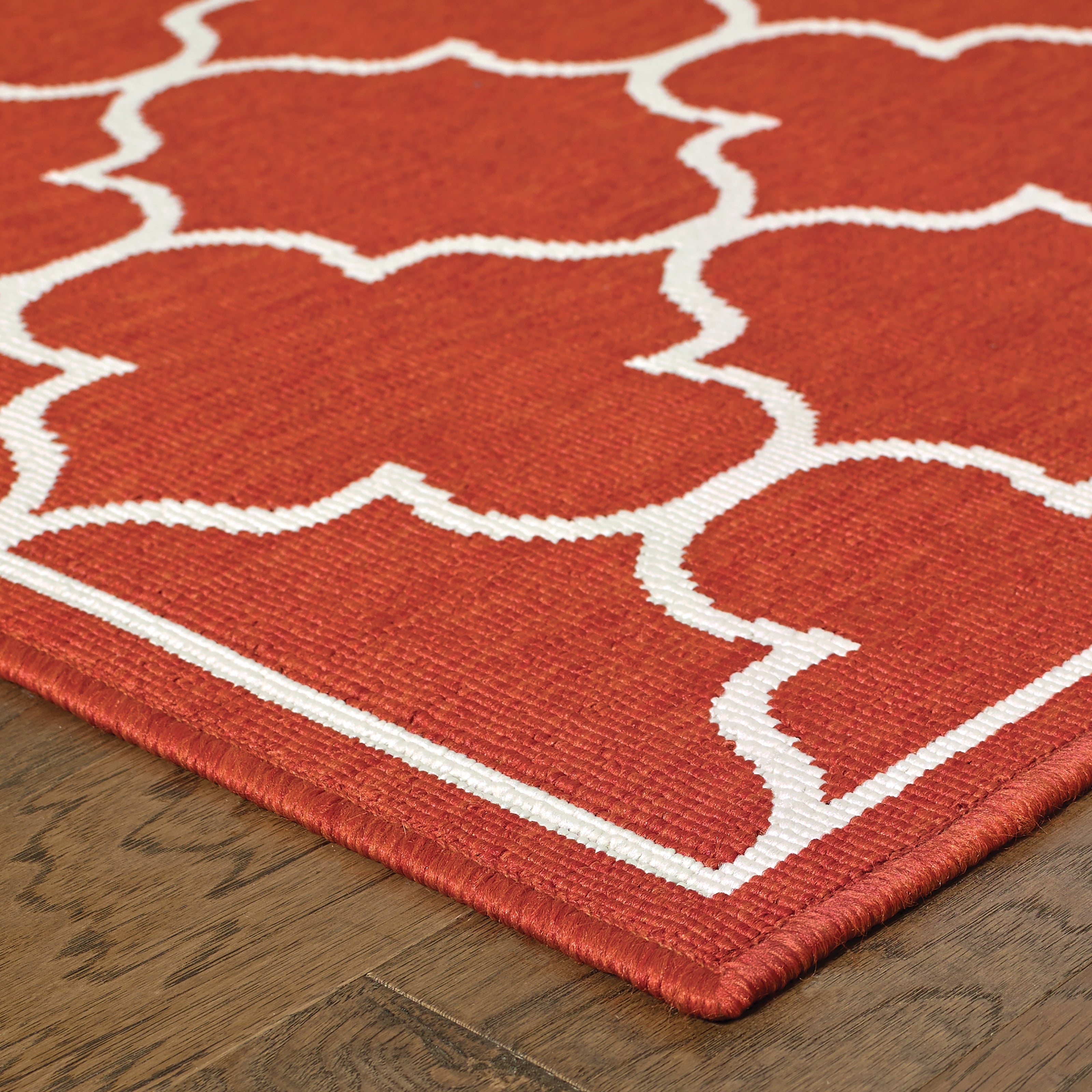 Vista Home Martinique Off-White/Brick Red Lattice Indoor/Outdoor Rug.