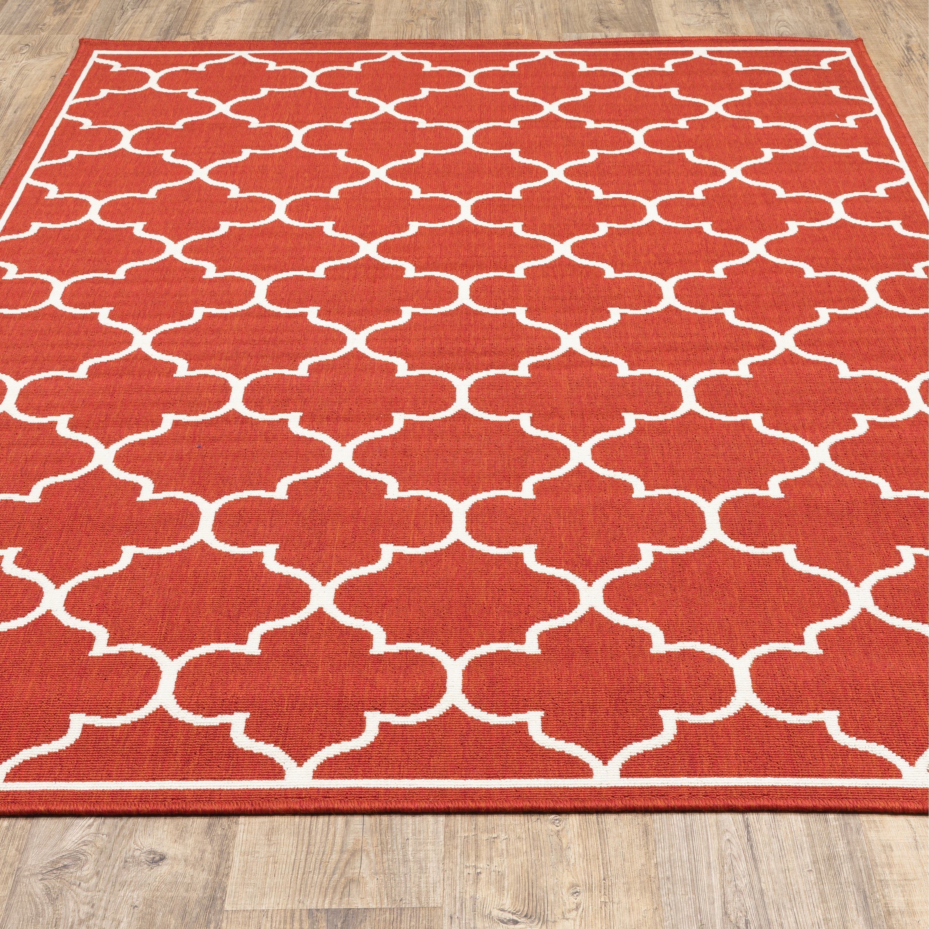 Vista Home Martinique Off-White/Brick Red Lattice Indoor/Outdoor Rug.