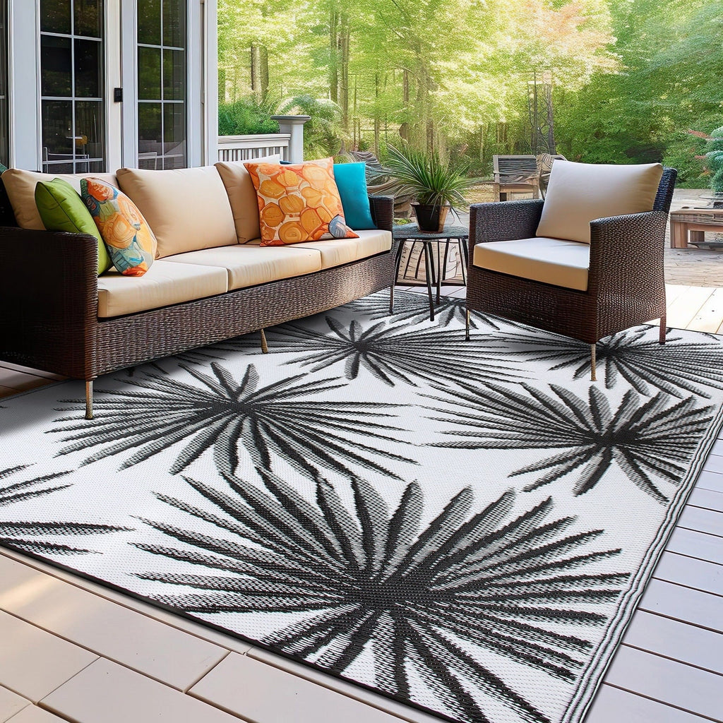World Rug Gallery Floral Tropical Reversible Recycled Plastic Outdoor Rugs