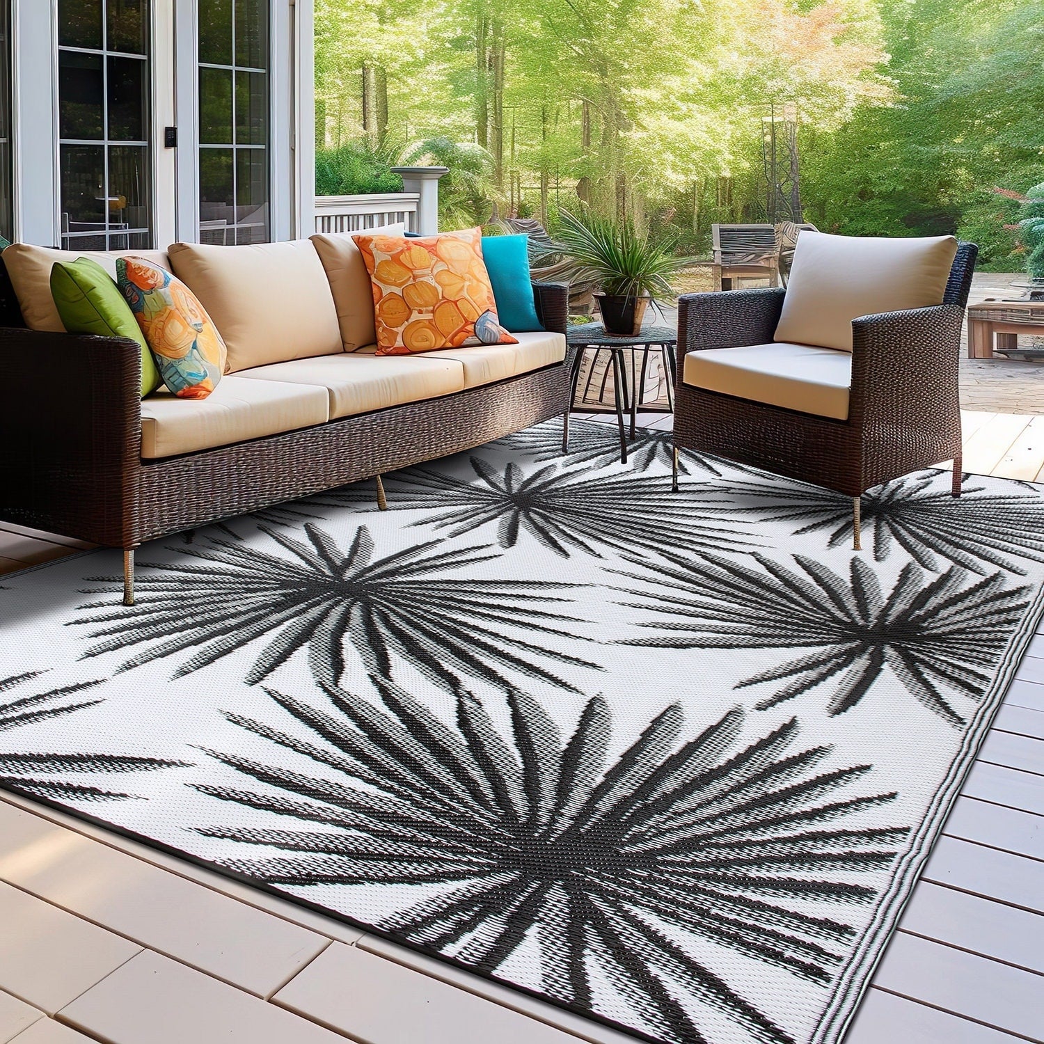 World Rug Gallery Floral Tropical Reversible Recycled Plastic Outdoor Rugs