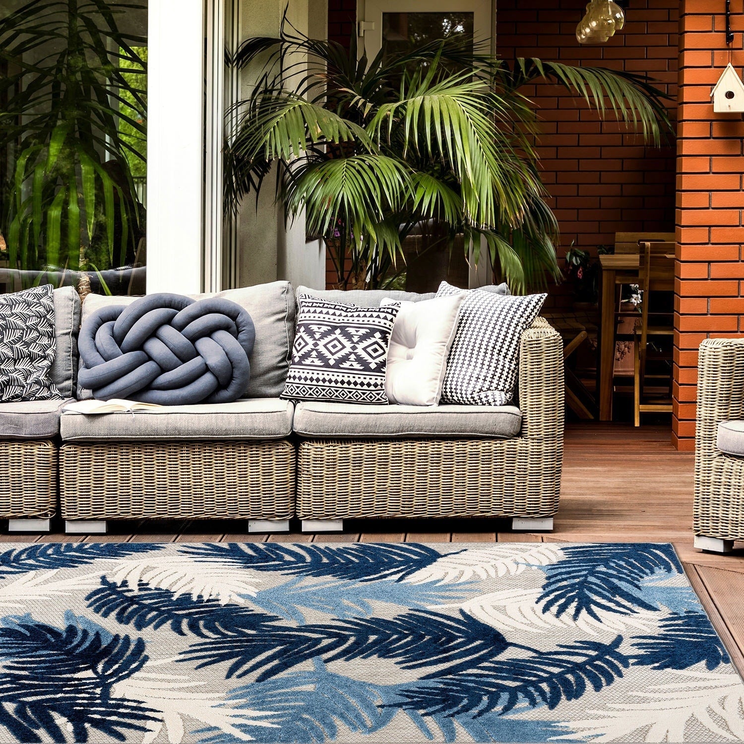 World Rug Gallery Tropical Floral Modern Indoor/Outdoor Area Rug